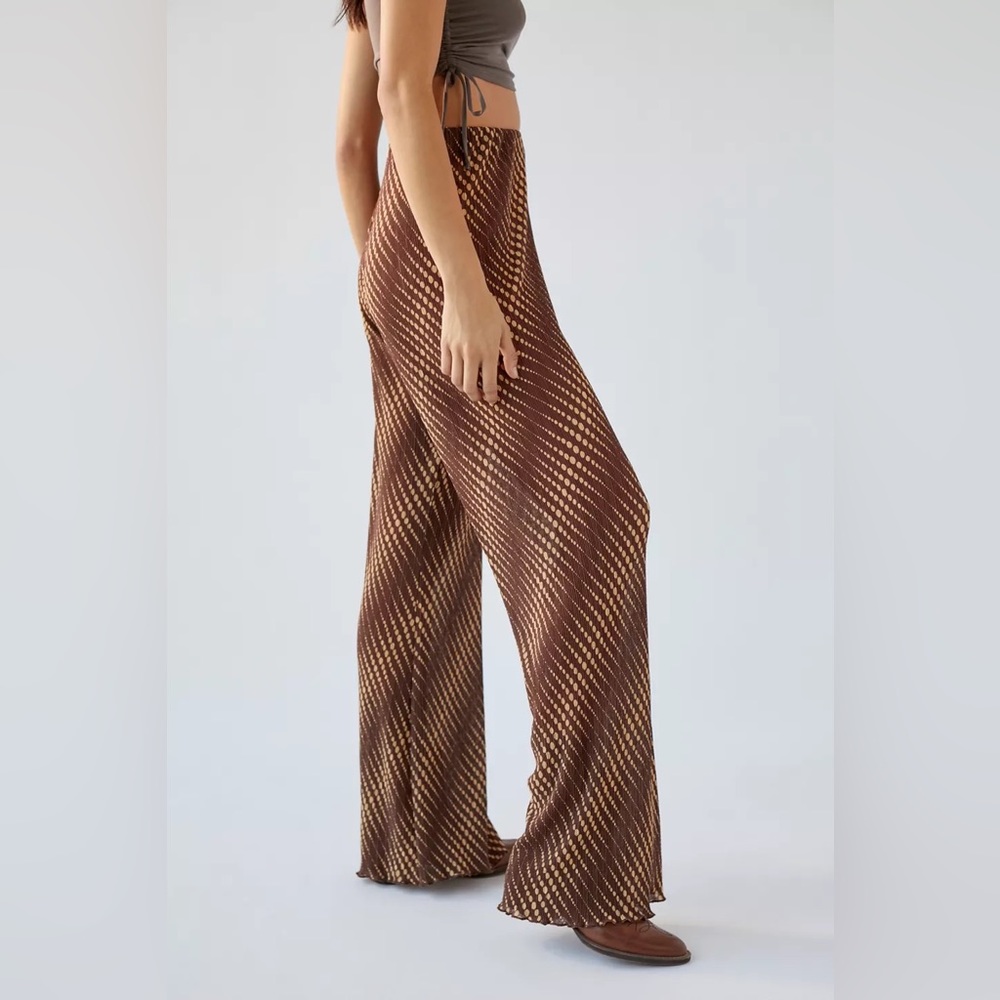 NWT UO Vintage Flowy Margot Printed Wide-Leg Crinkle Pants - Picture 5 of 5